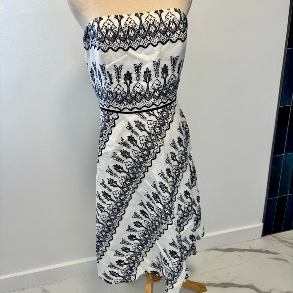 Elegant Blue and White Strapless Dress